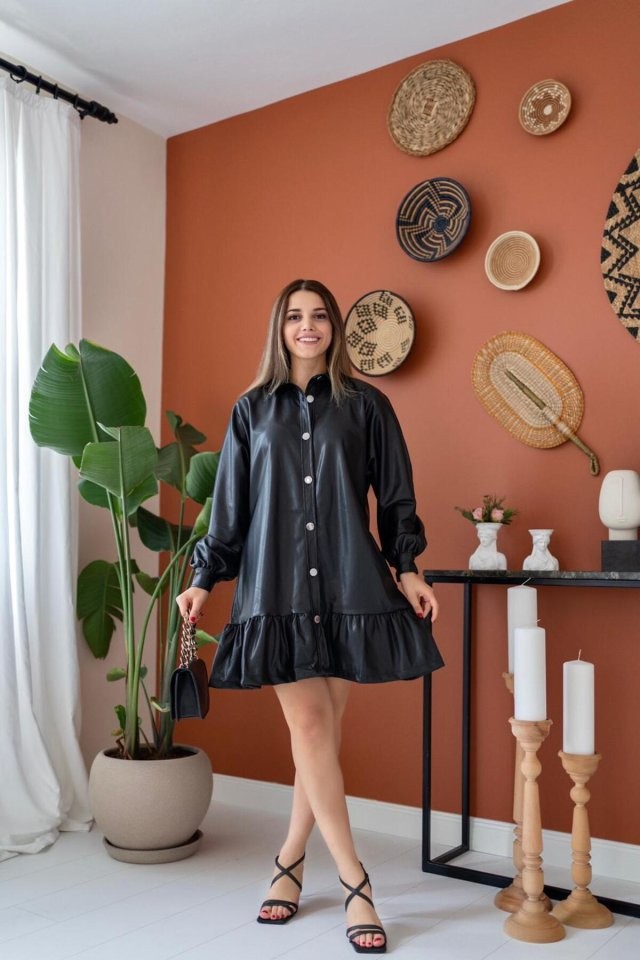 Siyah Eteği Büzgülü Deri Elbise