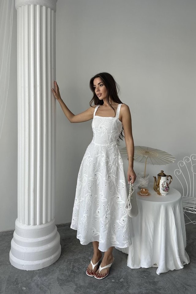 Beyaz Arkası Korse Detaylı Uzun Elbise