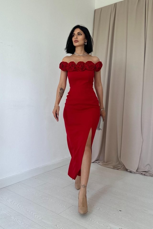 Bebe Mavi Madonna Yaka Güllü Elbise