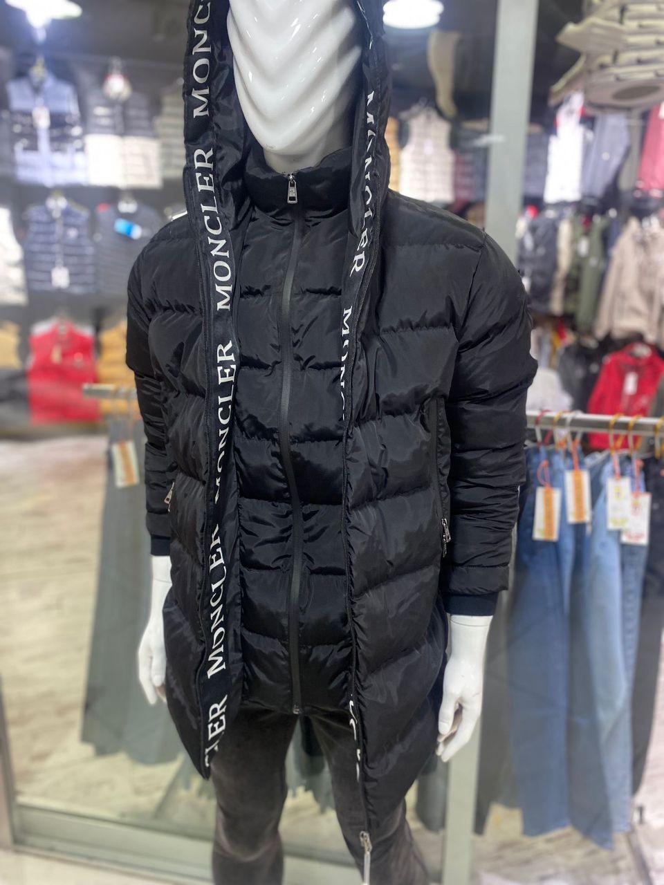 Moncler Su Ve Rüzgar Geçirmez Kapüşonlu Kışlık Mont - Siyah