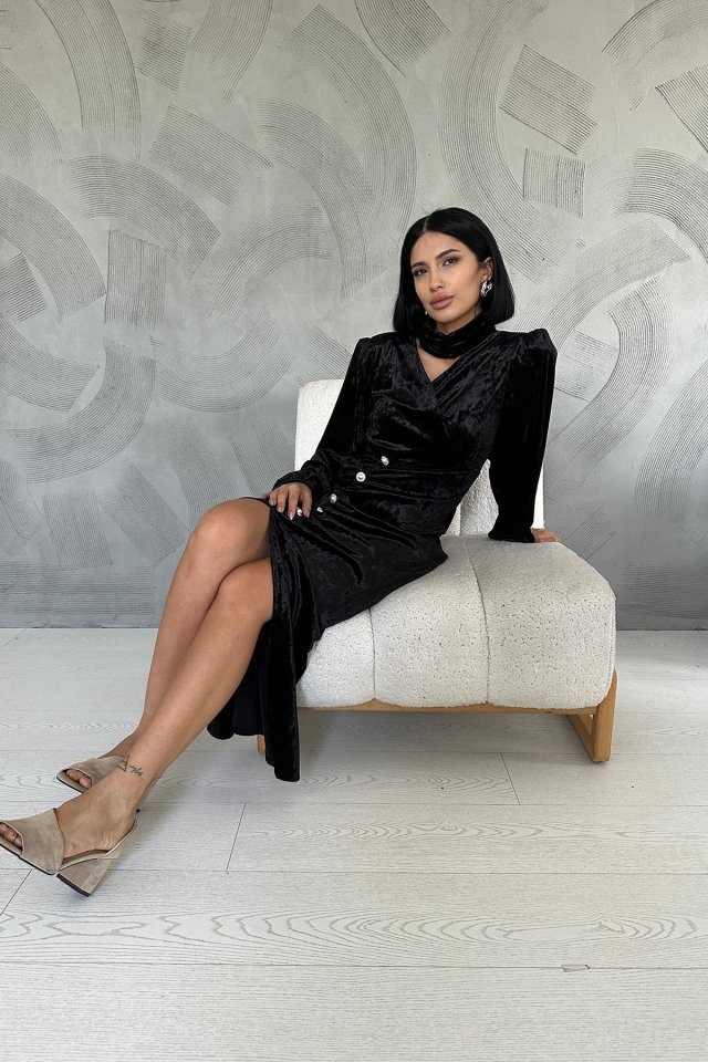 Siyah Taşlı Büzgülü Elbise