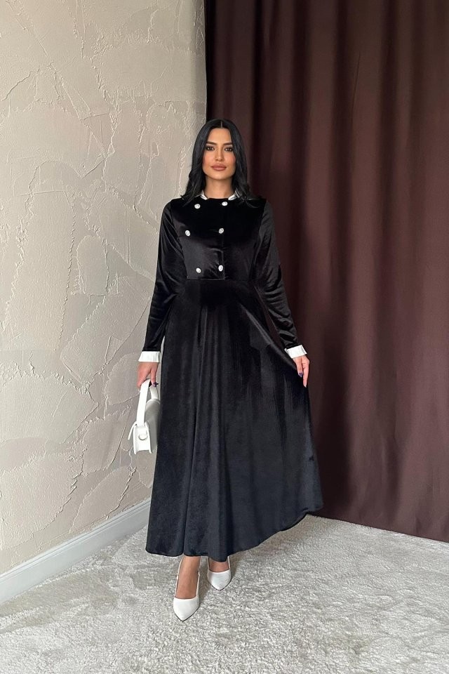 Siyah Yakası Taşlı Garnili Kadife Elbise
