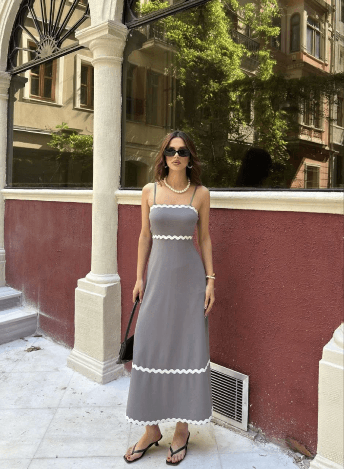 Askılı Uzun Şerit Detaylı Şık Ve Rahat Elbise - Gri