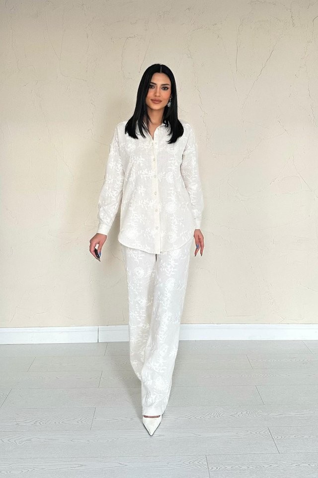 Bej Çiçekli Takım