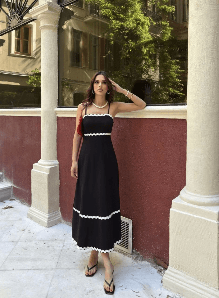 Askılı Uzun Şerit Detaylı Şık Ve Rahat Elbise - Siyah