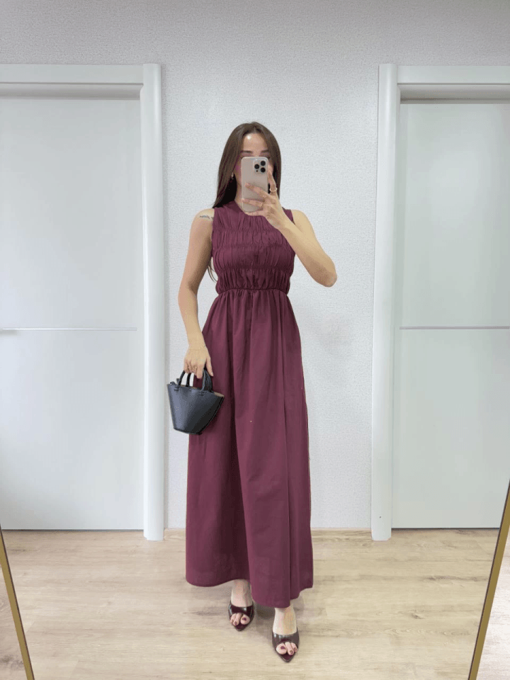 Kolsuz Göğüs Lastıklı Uzun Elbise - Bordo