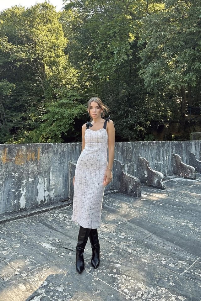 Pudra Kurdeleli Elbise