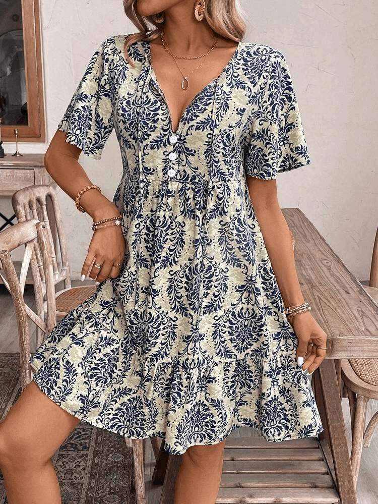 Kadın Kısa Kollu Yakadan Bağcıklı Desenli Fırfırlı Süprem Elbise