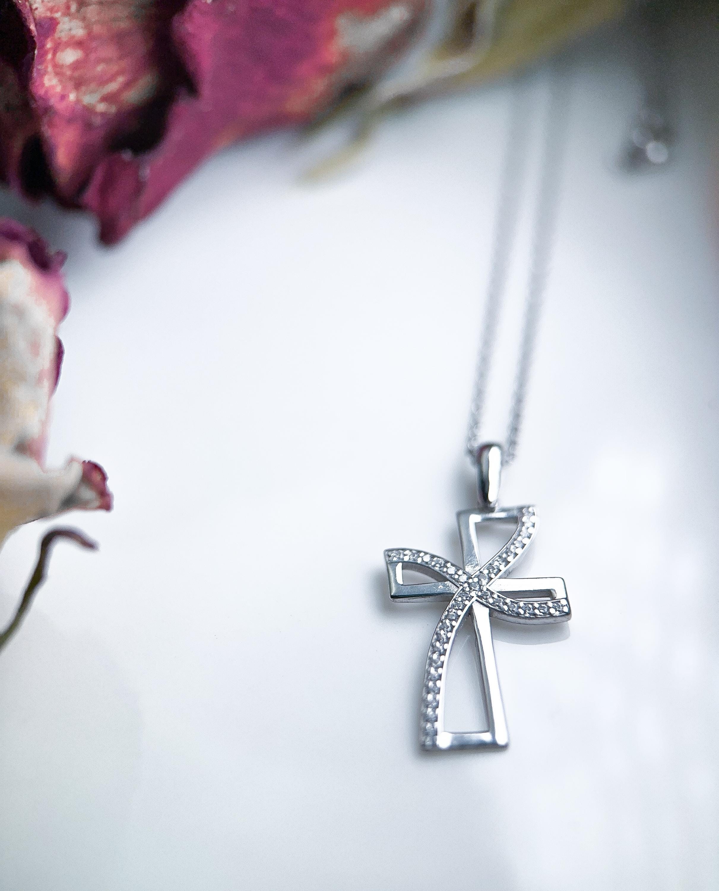 14-karätige Diamant-Kreuz-Halskette aus massivem Gold für Damen | Christlicher Glaubensschmuck | Religiöser Anhänger | Kreuzkette aus echtem Gold | Perfektes Geschenk für sie