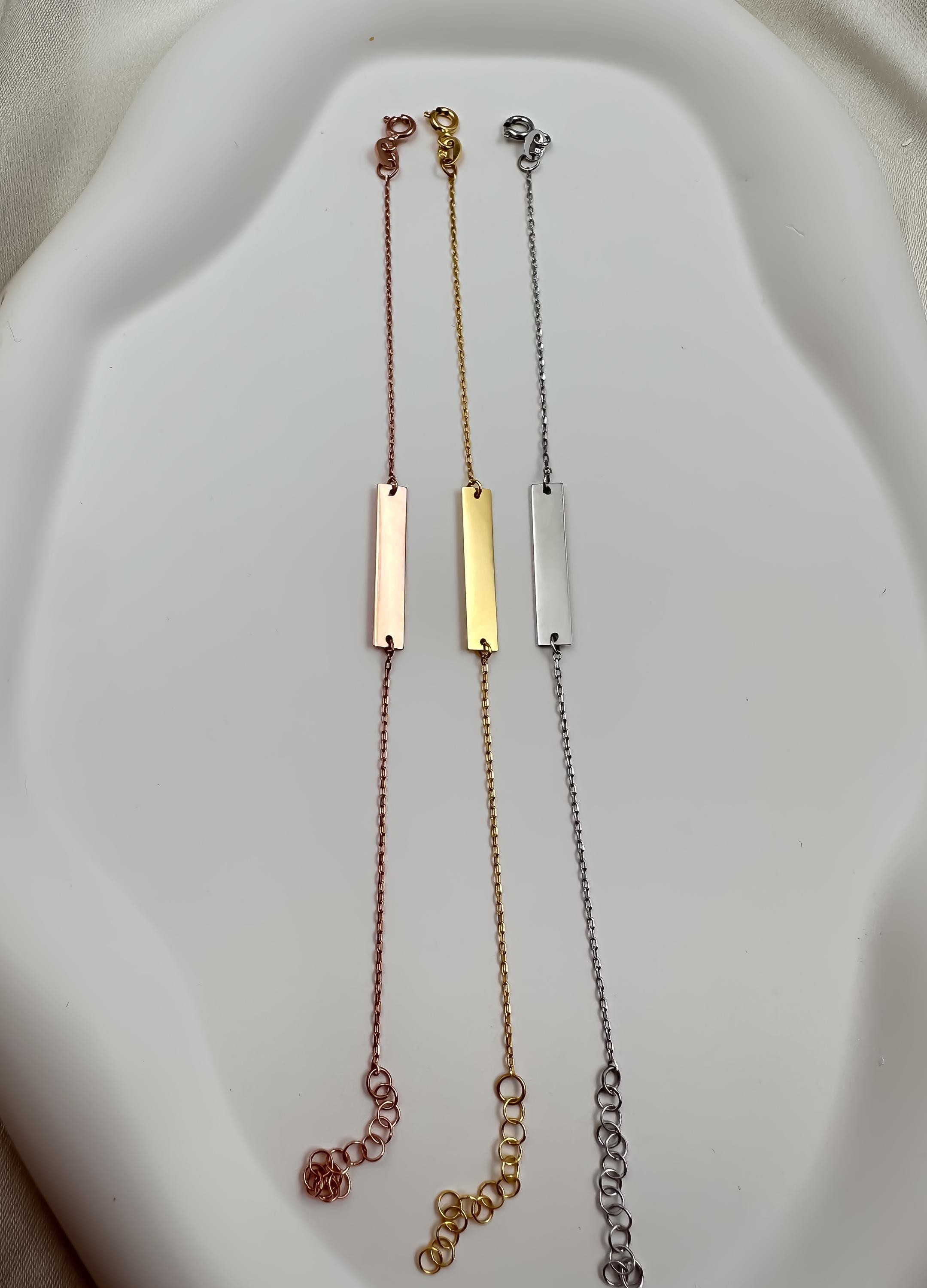 Anpassbares 14-karätiges Goldbarrenarmband mit | Personalisiertes Barrenarmband aus massivem Gold zum Gravieren von Namen, Daten und Koordinaten