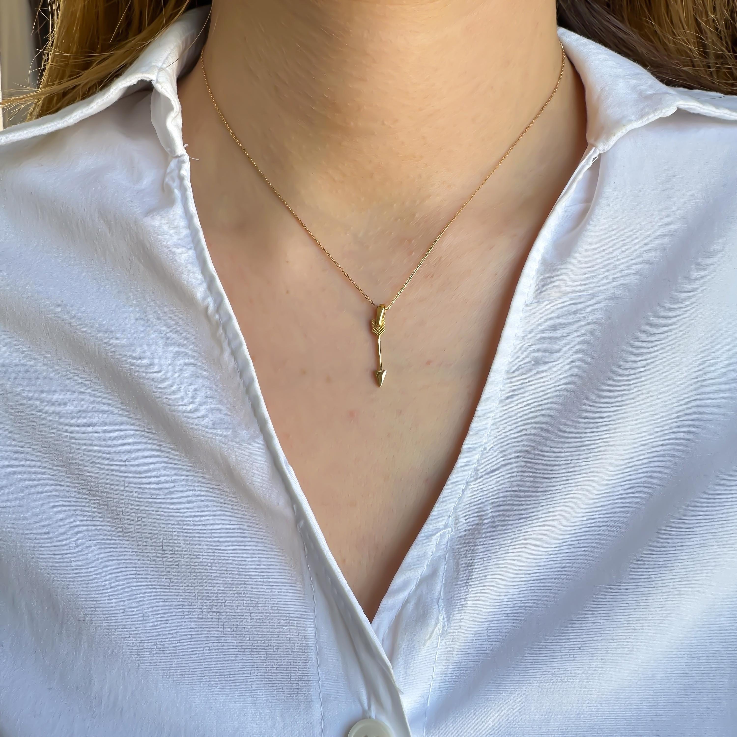 14 Ayar Altın Ok Okçuluk Kolye Kolye - Kadınlar ve Kızlar için Minimalist İyi Şanslar Charm'ı, Mükemmel Dostluk Hediyesi