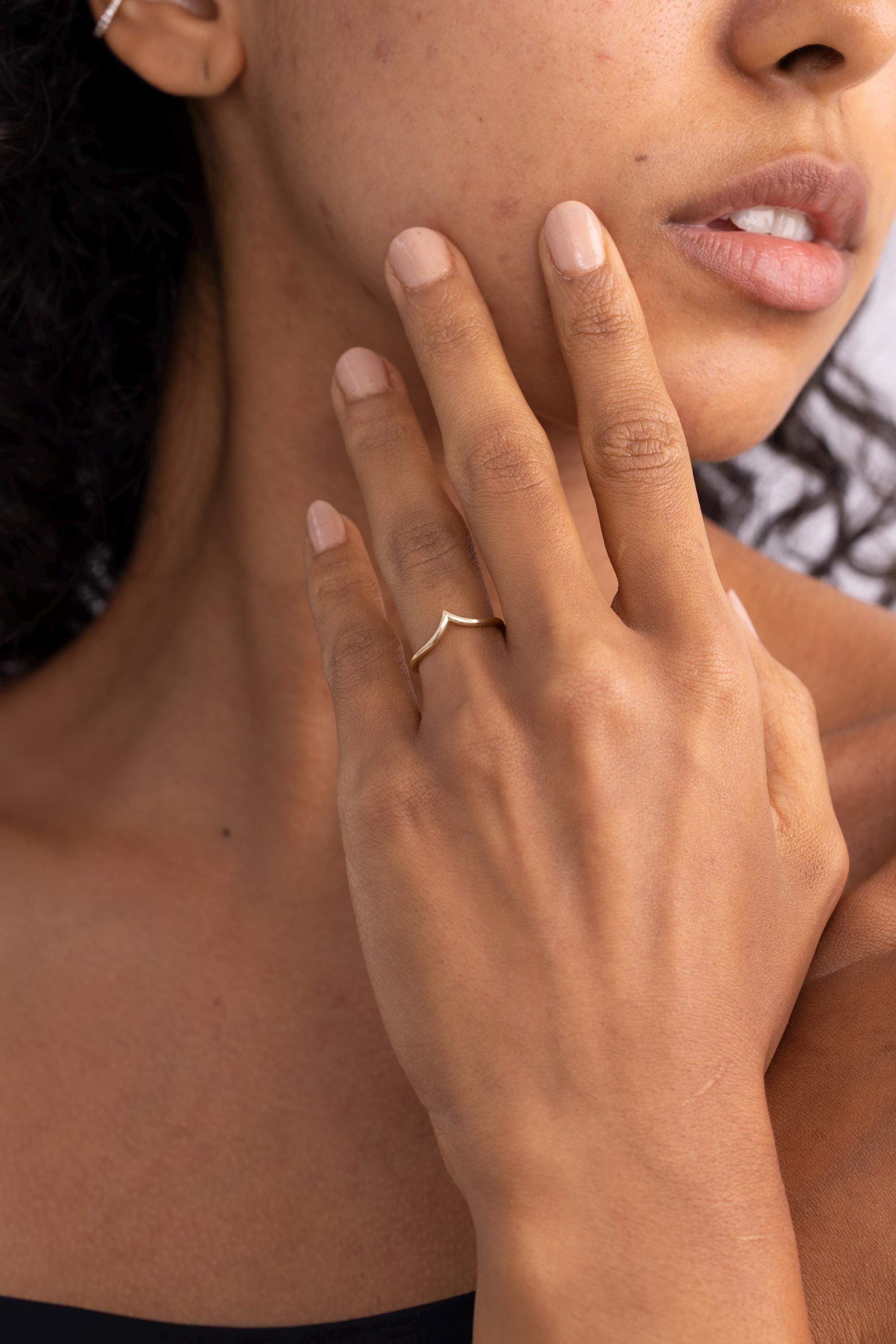 V-Ring aus 14K Massivgold | Chevron-Ring für Damen | Wishbone-Design | 14K Gold Stapelring | Ideales personalisiertes Geschenk