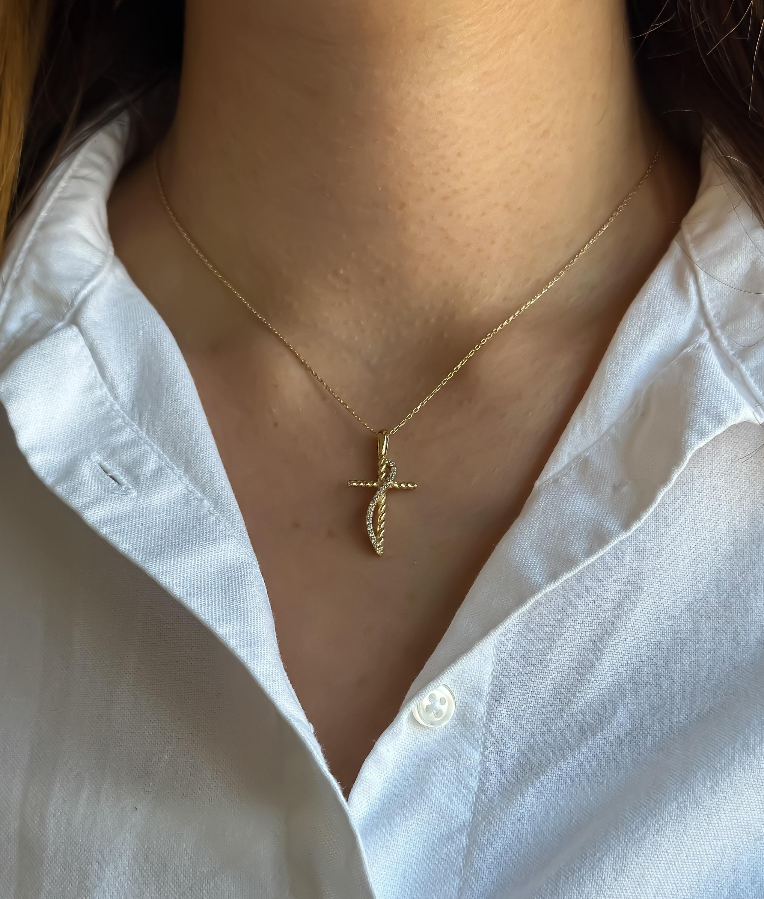 Kreuz-Halskette aus 14-karätigem Gold mit Diamanten für Damen | Christlicher Glaubensschmuck | Authentischer goldener religiöser Anhänger | Perfektes Geschenk für Sie
