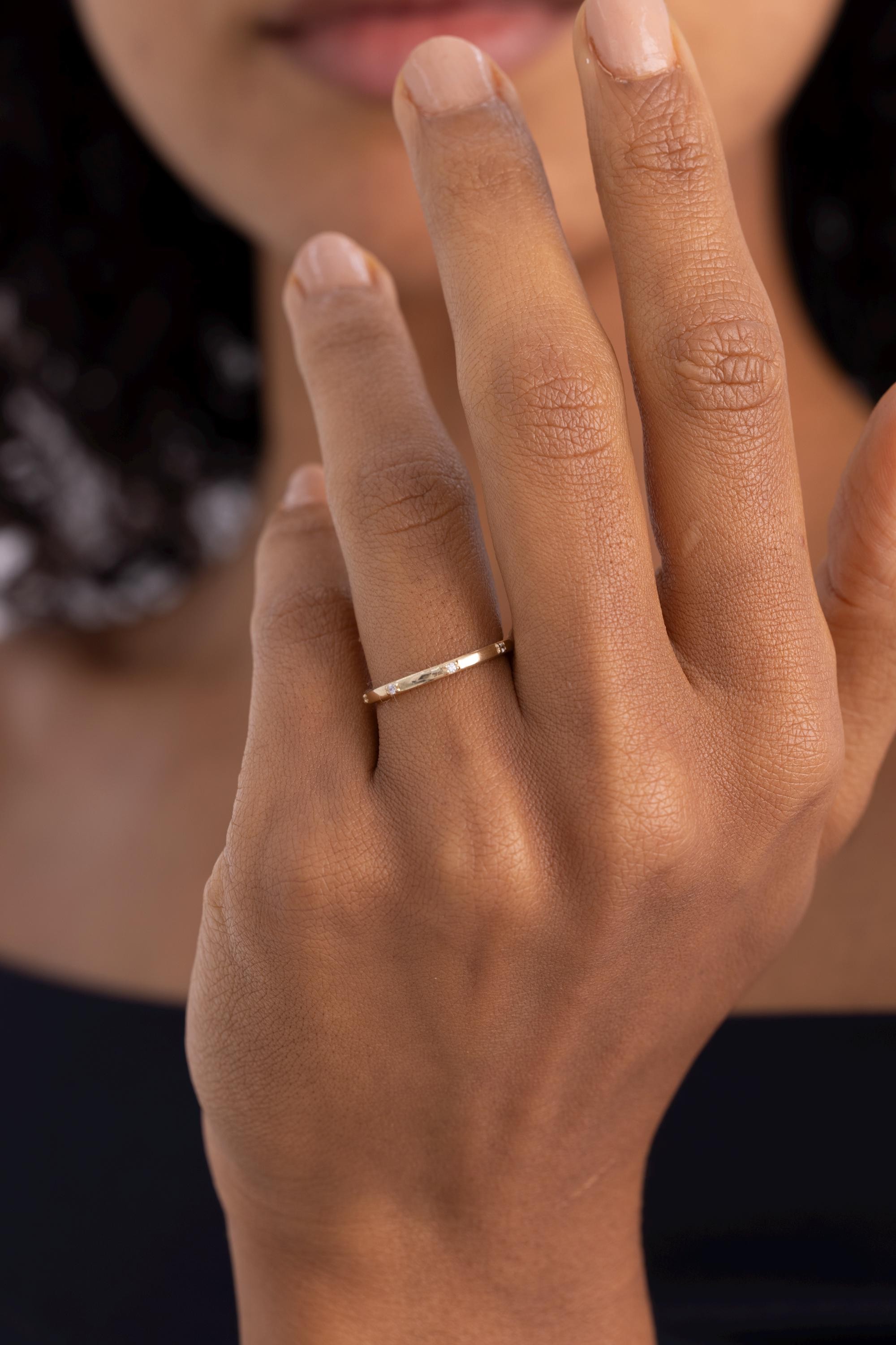Diamant-Bandring aus 14-karätigem Massivgold für Damen | Bündig gefasstes Diamantband | Stapelbarer Ring aus 14-karätigem Diamant | Hochzeits- oder Jubiläumsgeschenk für Sie