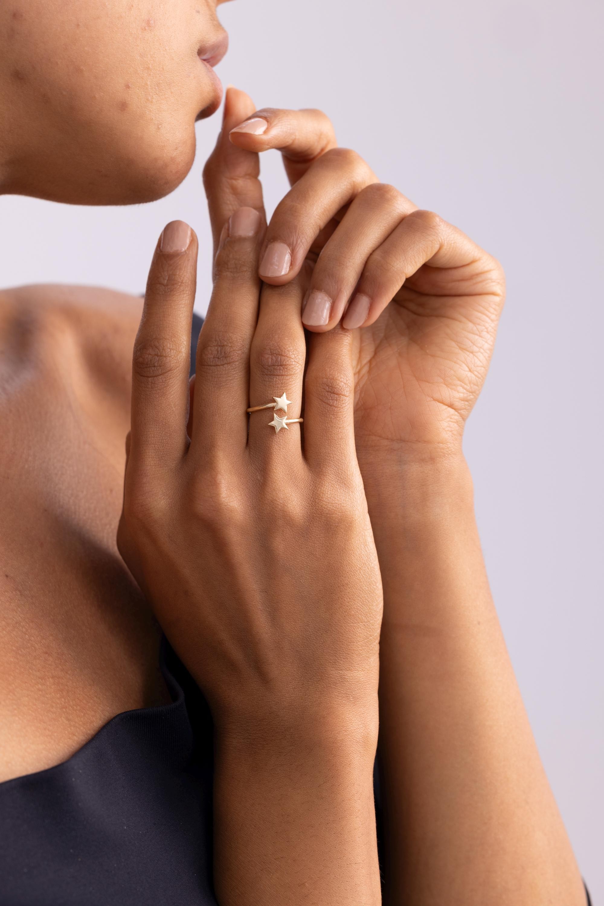 Gravierbarer offener Zwei-Sterne-Ring aus 14-karätigem Gold | Stapelring aus 14-karätigem Gold für Damen | Ideales individuelles Geschenk für Sie