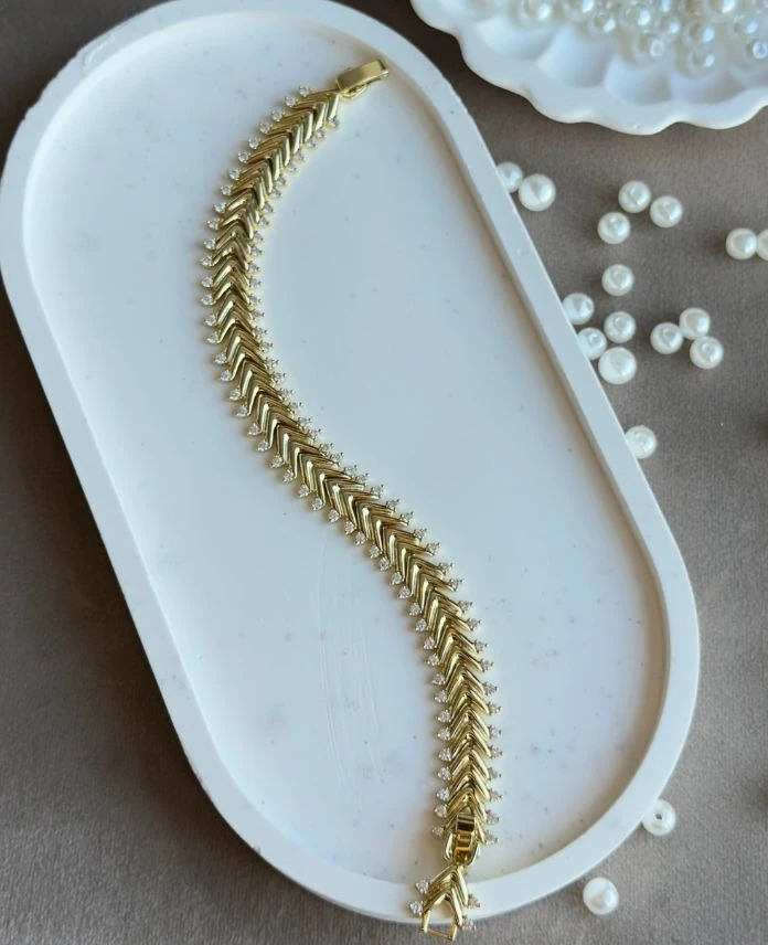 Xuping Üçgen Taşlı 14K Bileklik