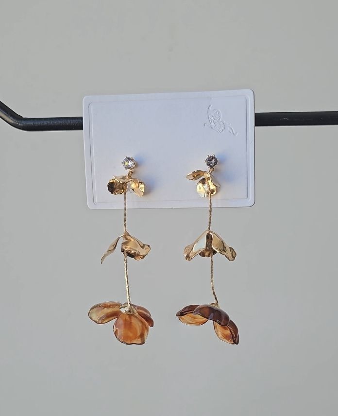 Bijüteri Çiçek Kahverengi Sallantılı Küpe