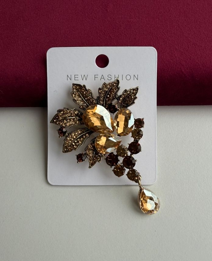 Pirinç Çiçek Taşlı Broş