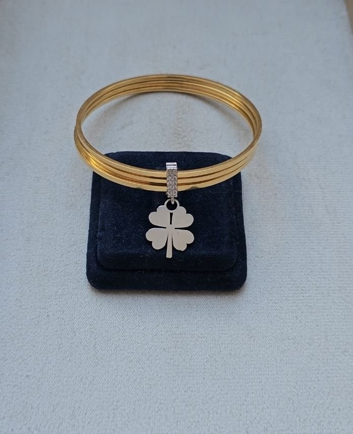 Ajda Küçük Yonca Plaka Charm