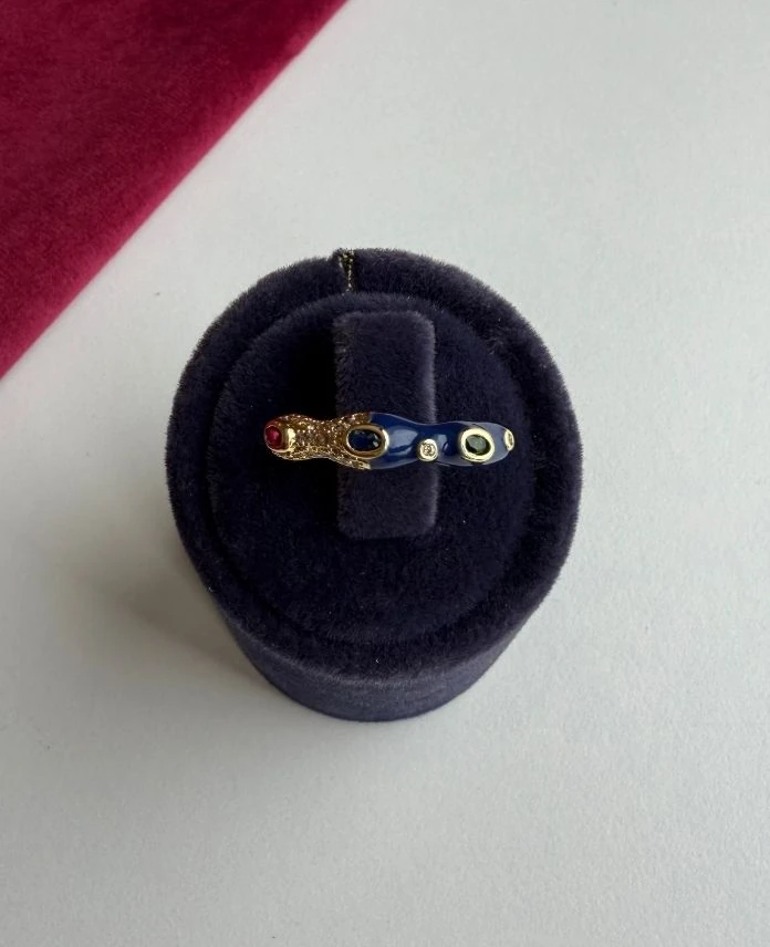 Pirinç Ayarlamalı Lacivert Renkli Taşlı Yüzük