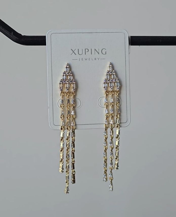 Xuping Sallantılı Taşlı Gold Küpe