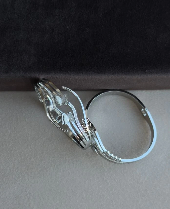 Çelik Kelebek Taşlı Kelepçe