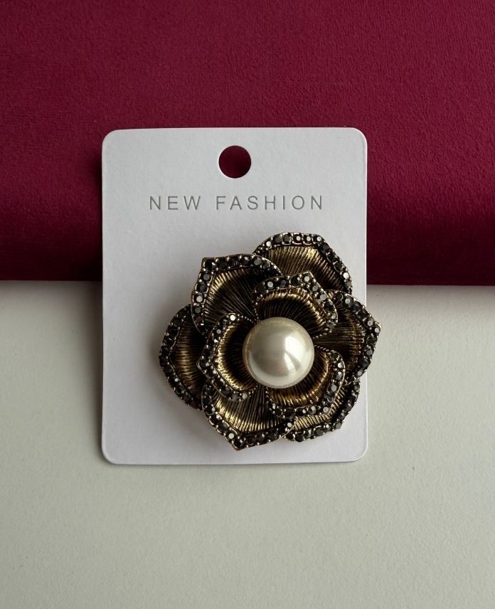 Pirinç Çiçek İncili Broş