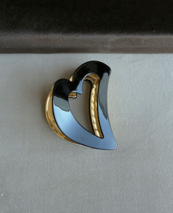 Aksesuar Kemik Kalp Siyah Küpe