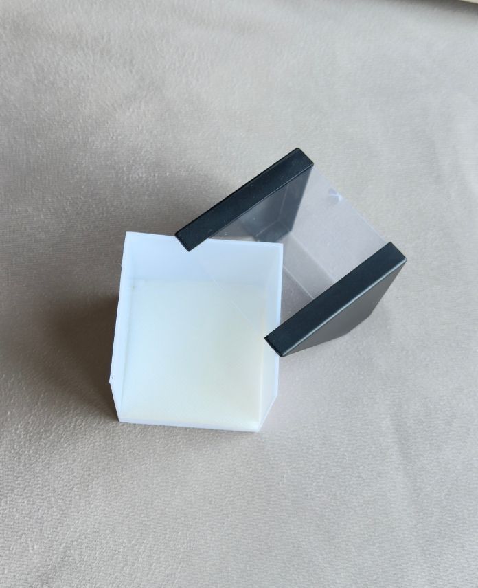 Aksesuar 8x8 Küp Şeffaf Süngerli Siyah Beyaz Saat Kutu