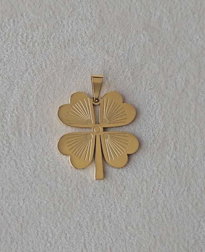 Çelik Yonca Kolye Ucu