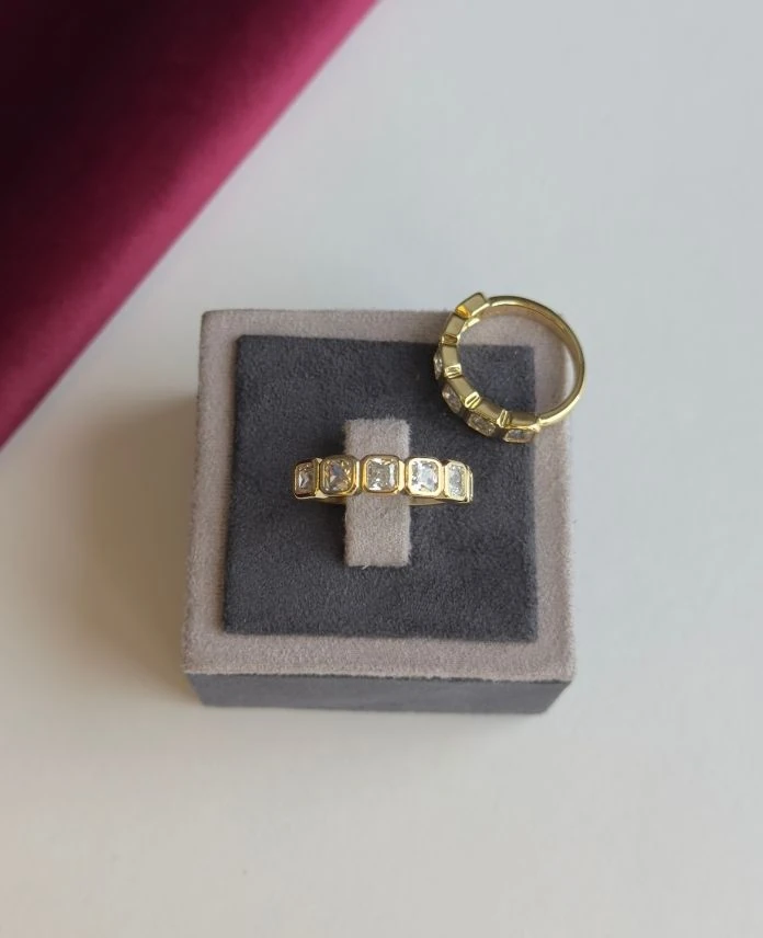 Xuping Numaralı Kare Taşlı 14K Yüzük