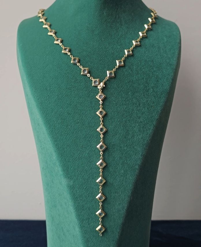 Pirinç Kare Taşlı Y Kolye