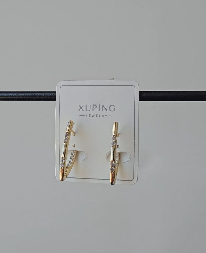 Xuping Elips Taşlı Gold Küpe