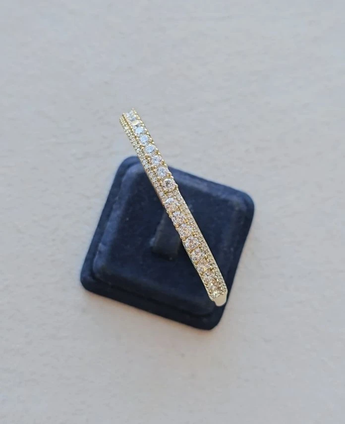 Xuping Yuvarlak Taşlı 14K Kelepçe