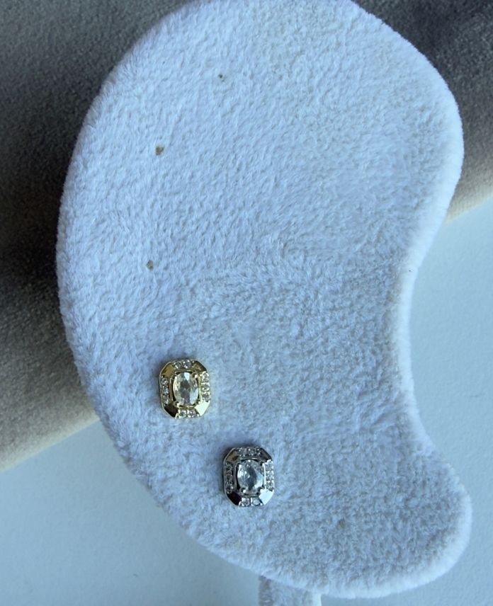 Çelik Kare Taşlı (Arkası Düz) Piercing