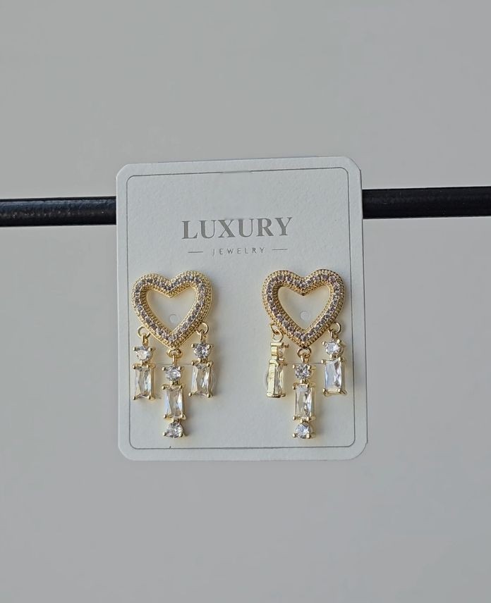 Luxury Kalp Sallantılı Taşlı Küpe