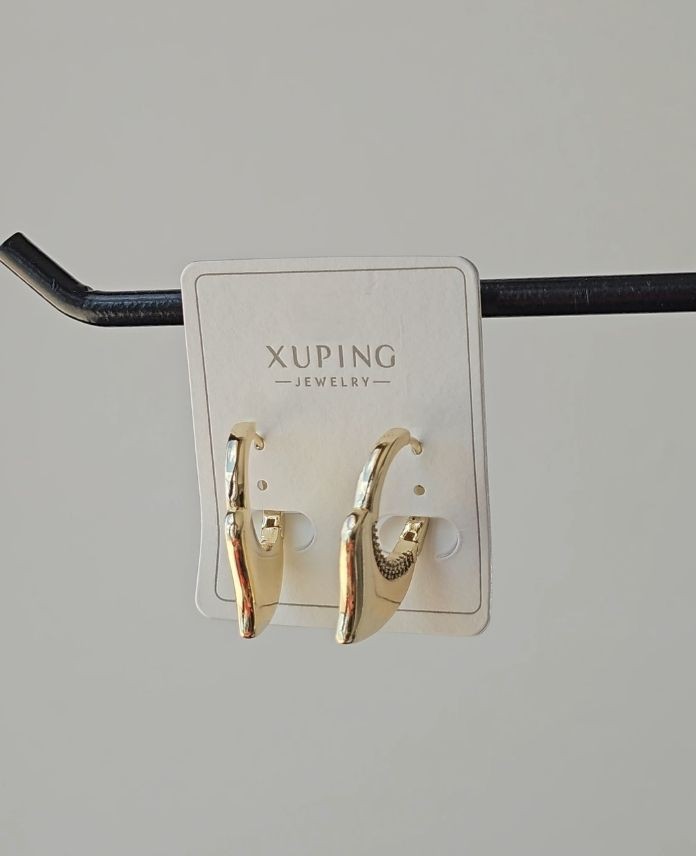 Xuping Üçgen Taşlı Gold Küpe