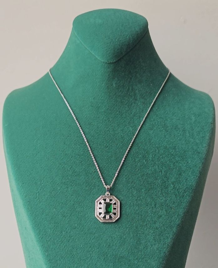 Pirinç Dikdörtgen Yeşil Taşlı Kolye