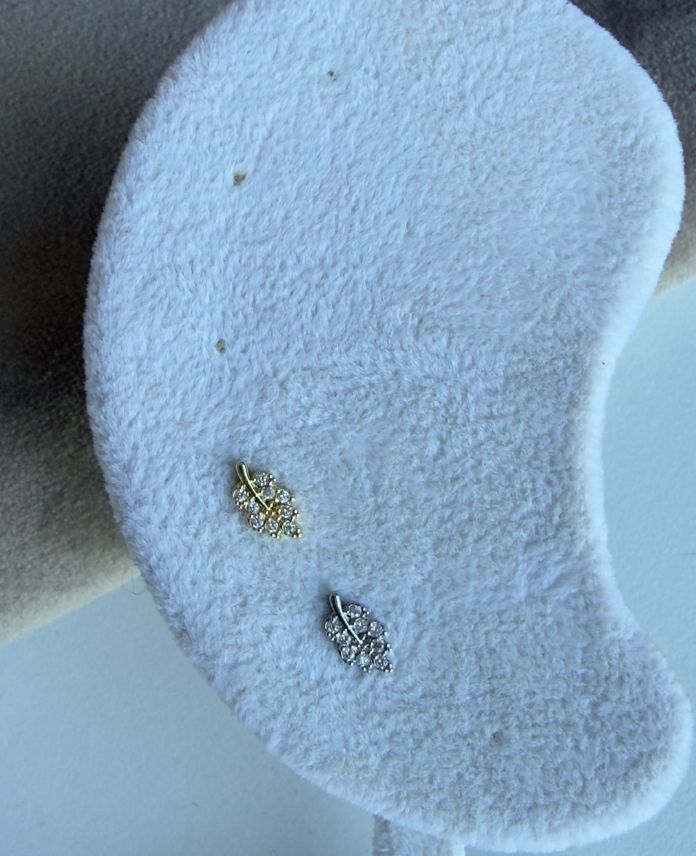 Çelik Yaprak Taşlı (Arkası Düz) Piercing