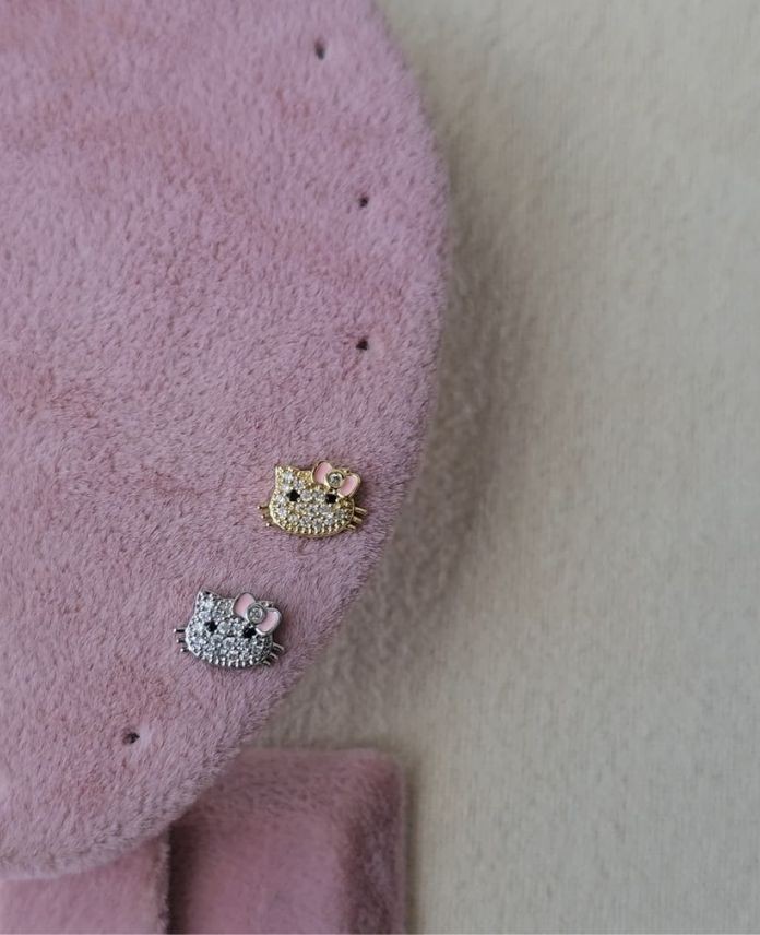 Çelik Kedi Taşlı (Arkası Düz) Piercing