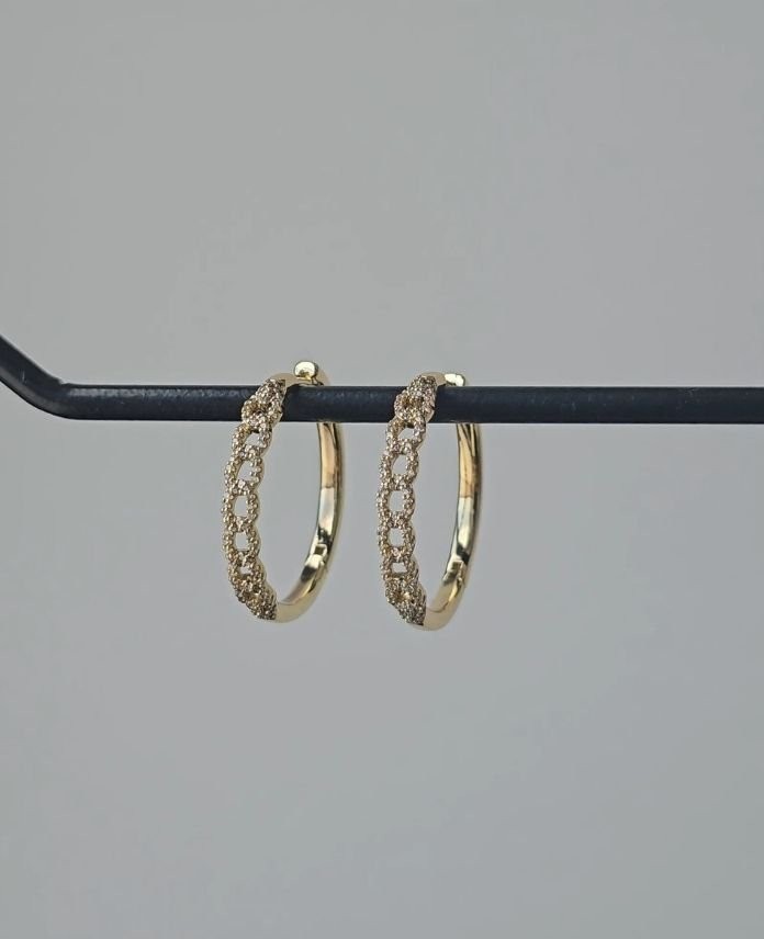 Xuping Zincir Taşlı Gold Küpe
