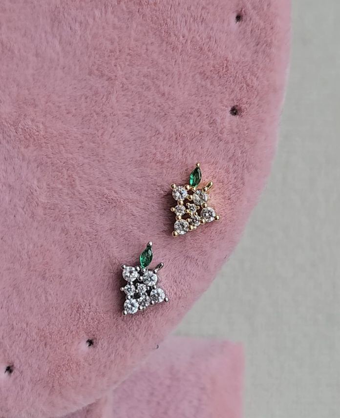 Çelik Beyaz Taşlı Üzüm Piercing