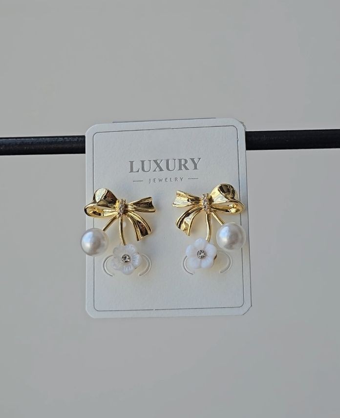 Luxury Kurdele Çiçek İncili Küpe