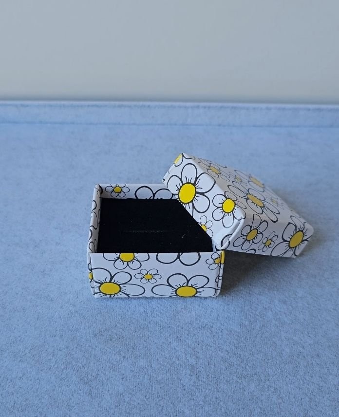 Aksesuar 3X4X6Cm Süngerli Papatya Desenli Kutu