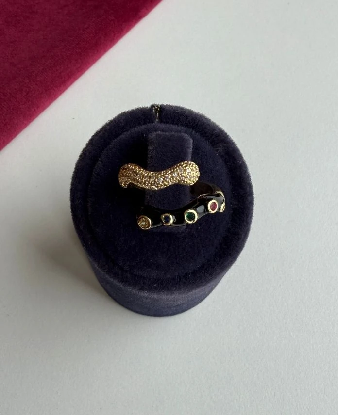 Pirinç Ayarlamalı Siyah Yılan Taşlı Yüzük