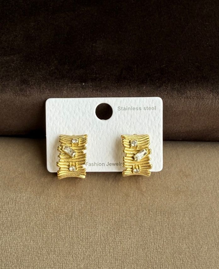 Çelik Vintege Taşlı Küpe