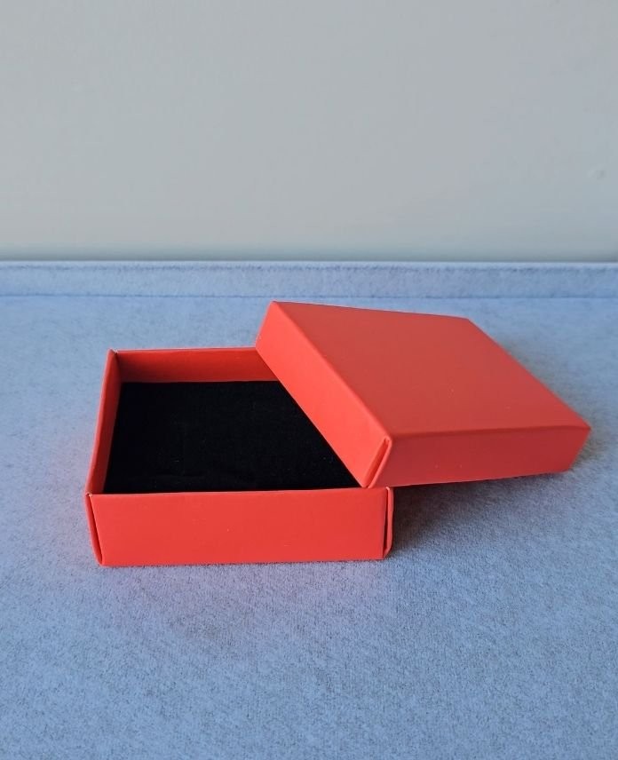 Aksesuar 3X6X8Cm Süngerli Kırmızı Kutu