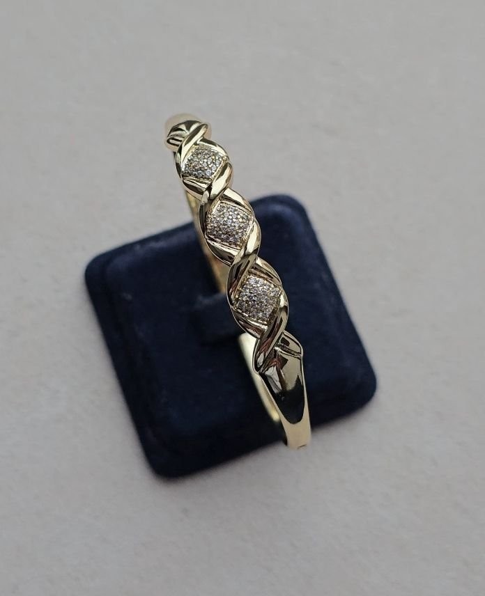 Xuping Burgu Taşlı Gold Kelepçe