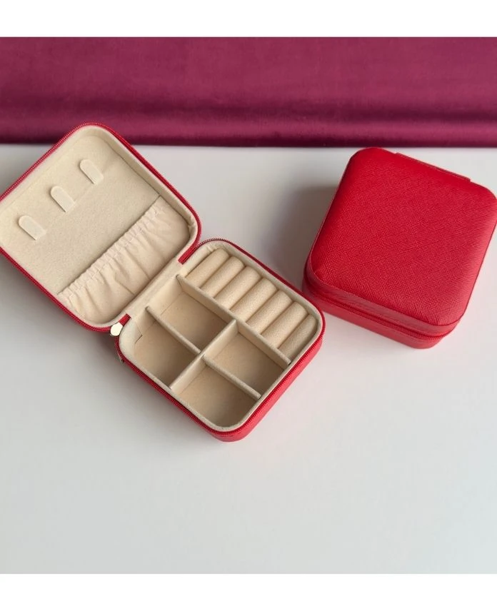 Aksesuar 10X10cm Kırmızı Takı Çantası