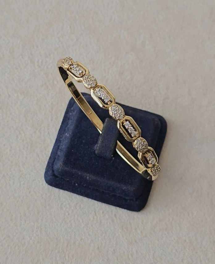 Xuping Elips Taşlı 14K Kelepçe